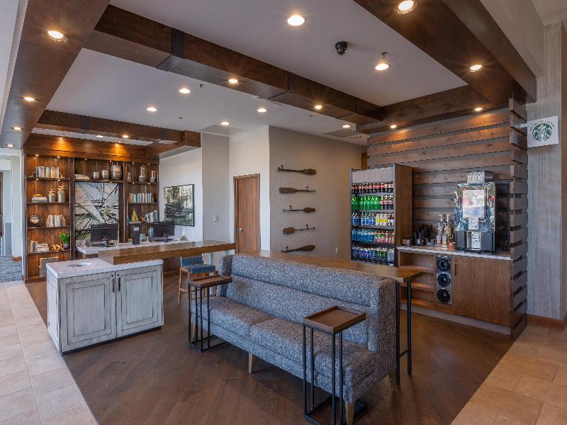 DoubleTree by Hilton Bay City - Riverfront image