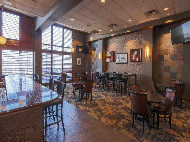 DoubleTree by Hilton Bay City - Riverfront image