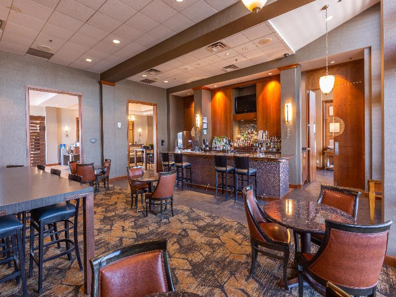 DoubleTree by Hilton Bay City - Riverfront image