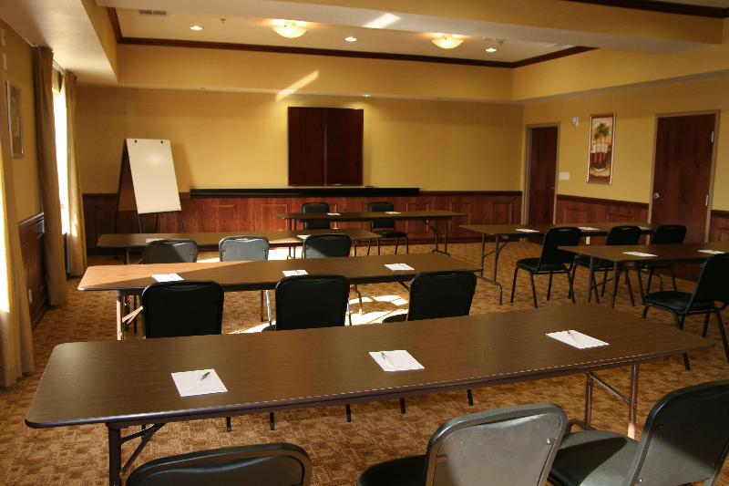 Hampton Inn & Suites Gainesville image