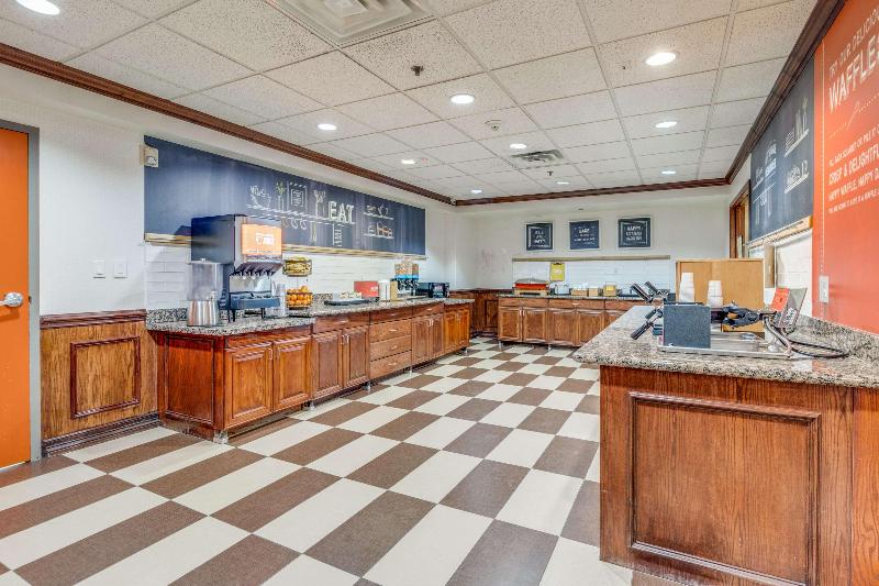 Hampton Inn & Suites Gainesville image