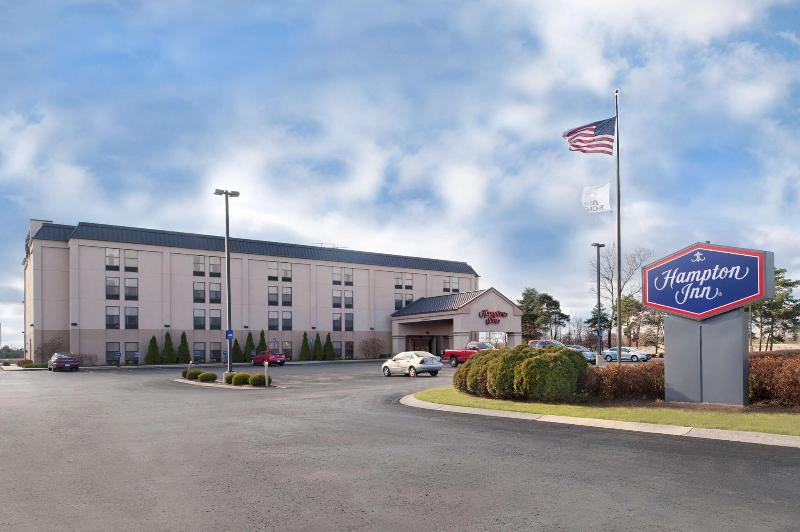 Hampton Inn By Hilton Muskegon image