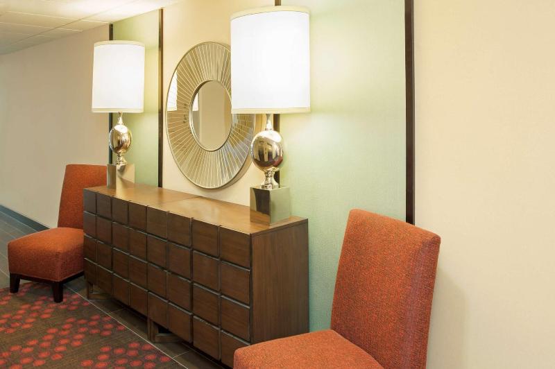 Hampton Inn By Hilton Muskegon image