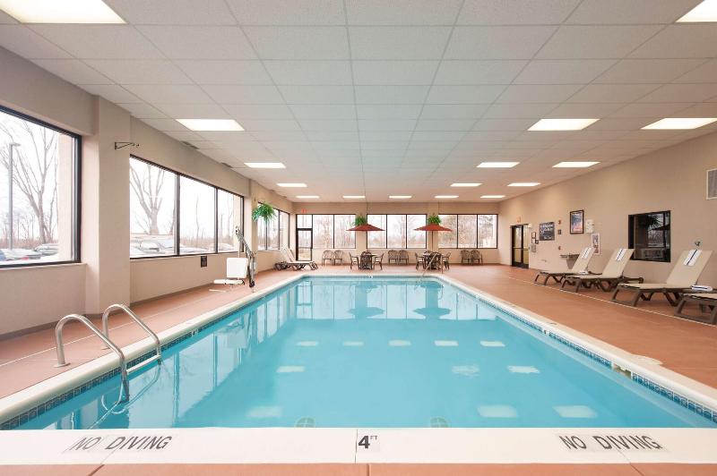 Hampton Inn By Hilton Muskegon image