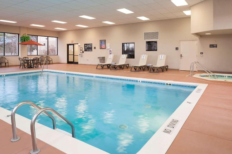 Hampton Inn By Hilton Muskegon image