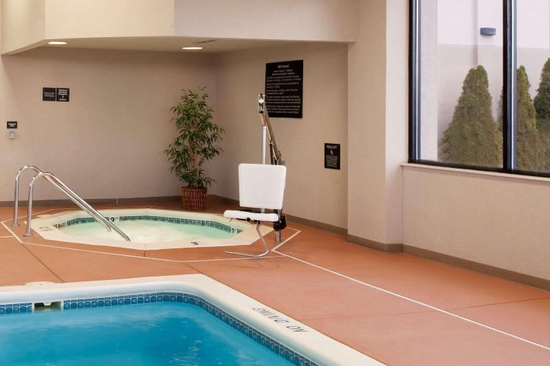 Hampton Inn By Hilton Muskegon image