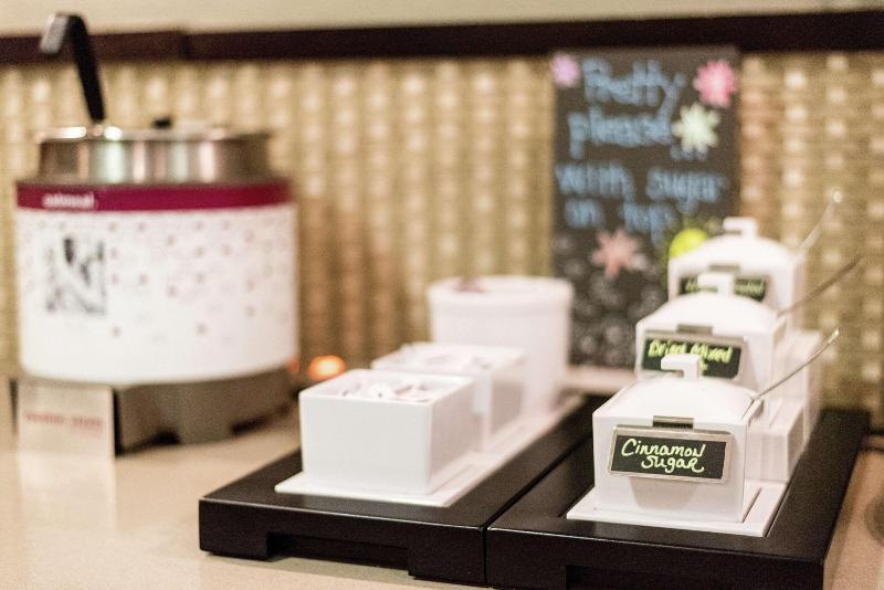 Hampton Inn By Hilton Muskegon image