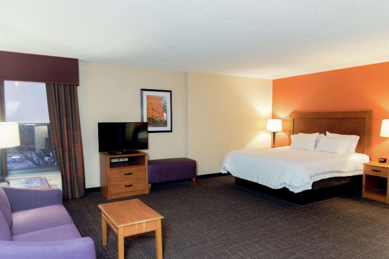 Hampton Inn By Hilton Muskegon image