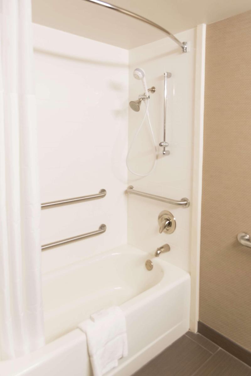 Hampton Inn By Hilton Muskegon image