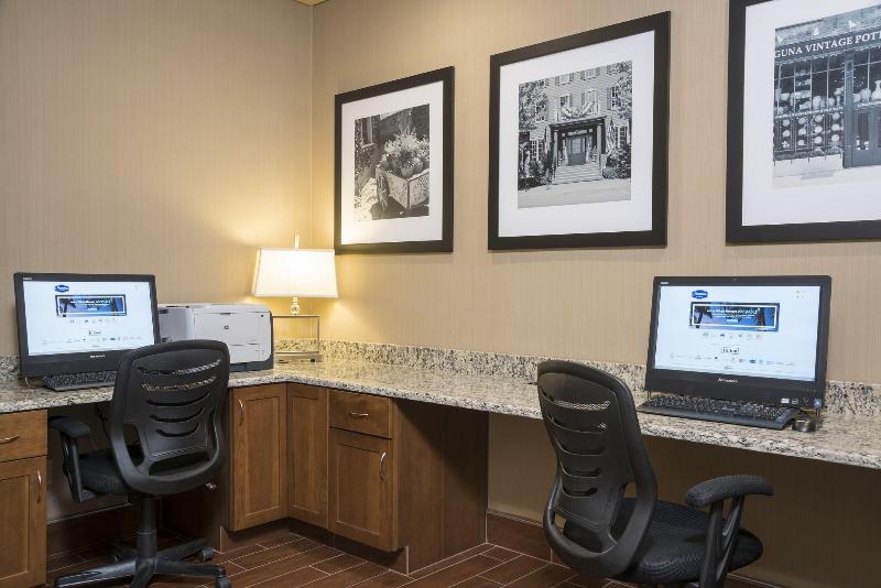 Hampton Inn Midland image