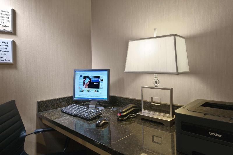 Hampton Inn Midland image