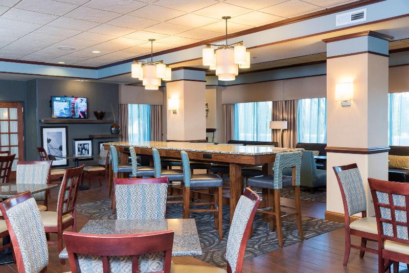 Hampton Inn Midland image