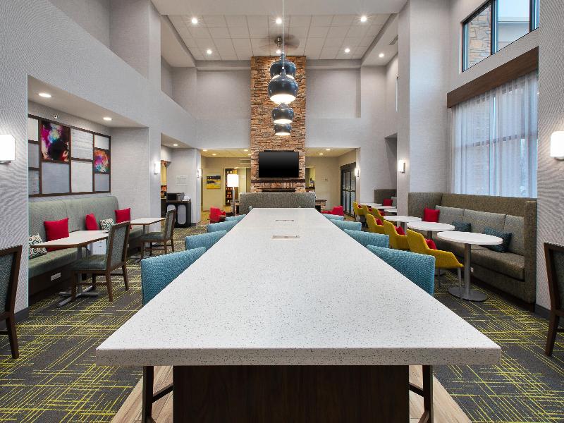 Hampton Inn & Suites St. Cloud, MN image