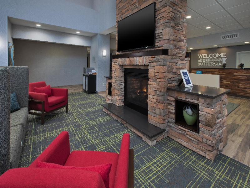 Hampton Inn & Suites St. Cloud, MN image