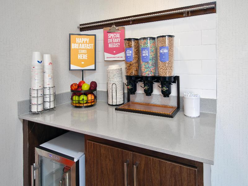 Hampton Inn & Suites St. Cloud, MN image