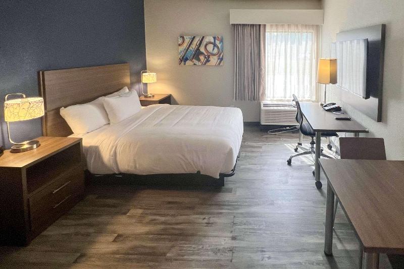 MainStay Suites Bourbonnais - Kankakee image