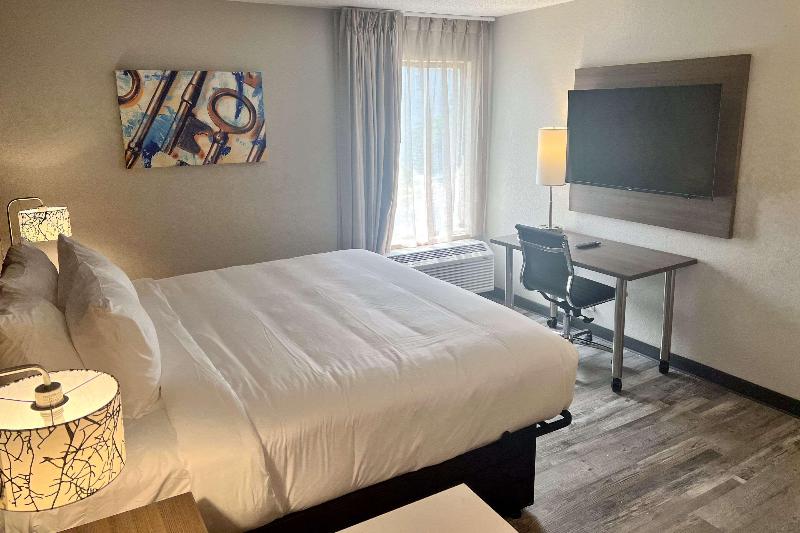 MainStay Suites Bourbonnais - Kankakee image