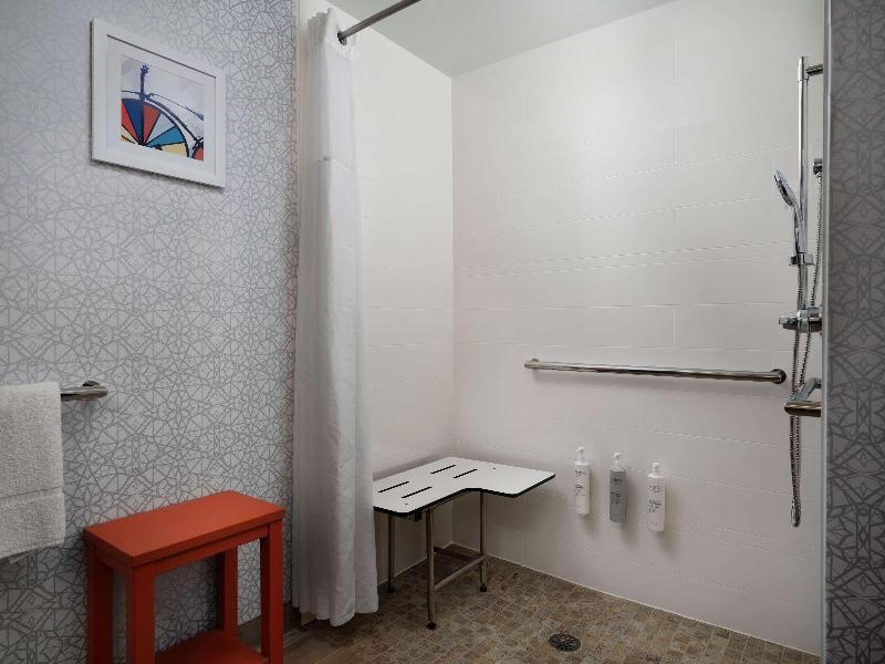Hampton Inn Troy image
