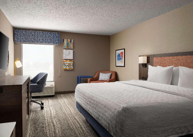 Hampton Inn Troy image