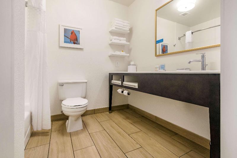 Hampton Inn Richmond image