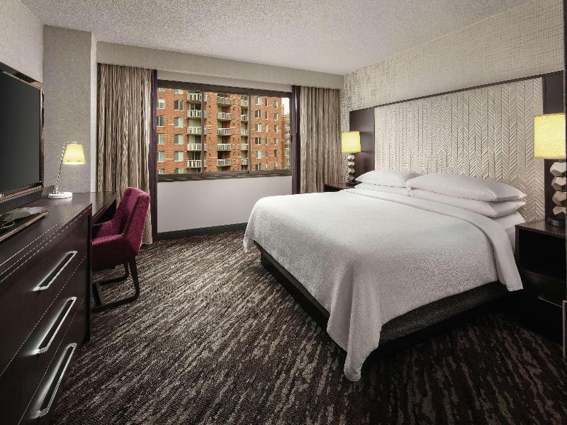 Embassy Suites by Hilton Crystal City National Air image