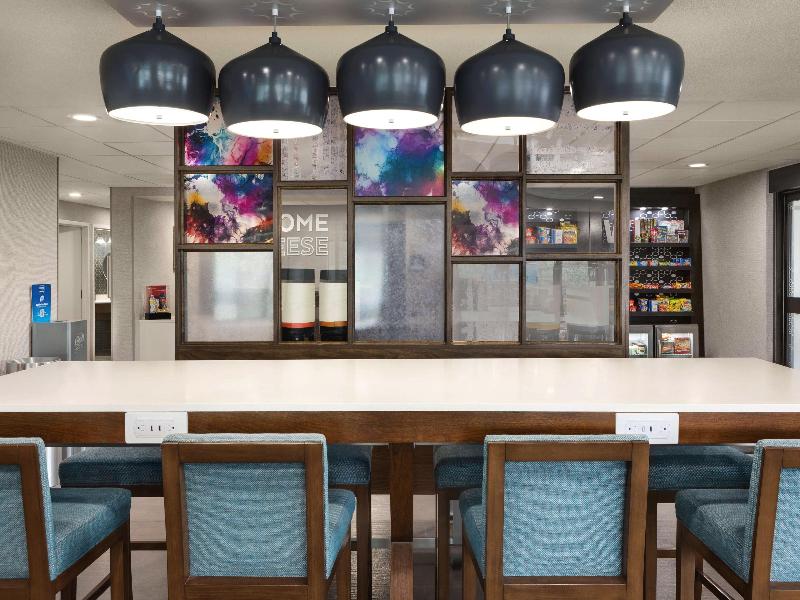 Hampton Inn Milwaukee/Brookfield image
