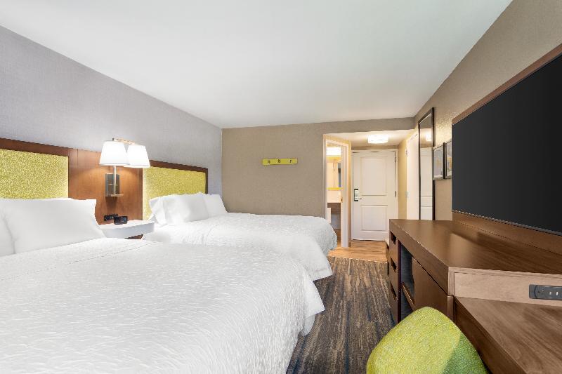 Hampton Inn Milwaukee/Brookfield image