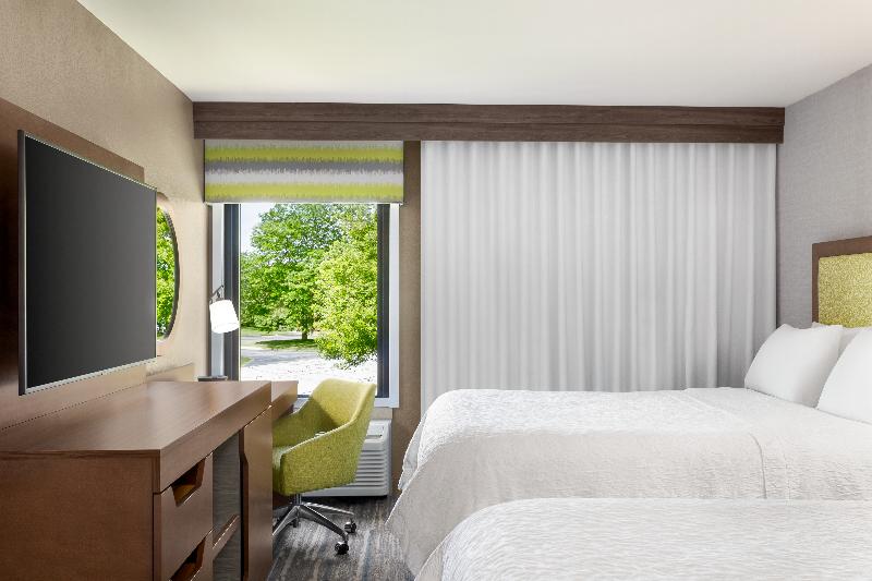 Hampton Inn Milwaukee/Brookfield image