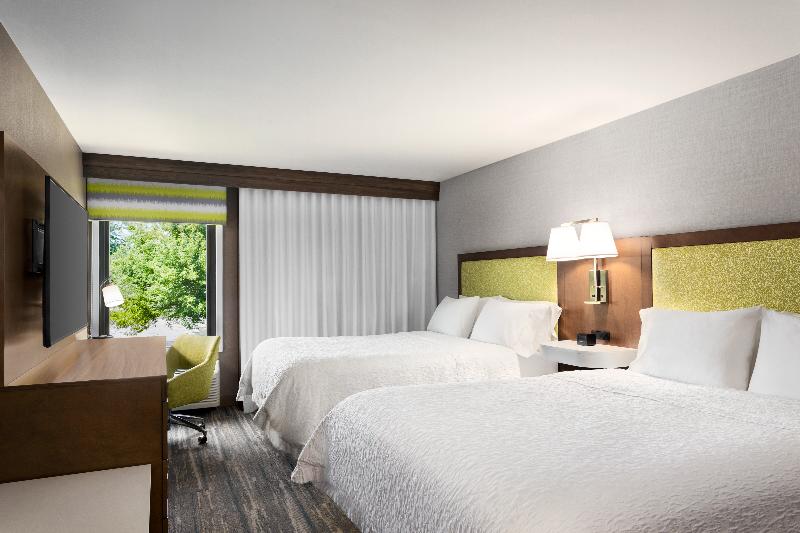 Hampton Inn Milwaukee/Brookfield image