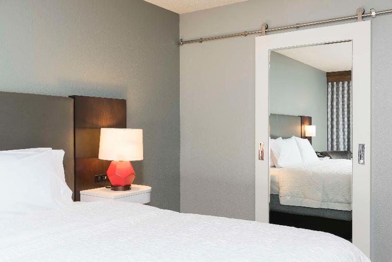 Hampton Inn Cincinnati-Airport South image