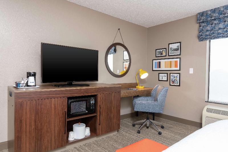 Hampton Inn Warsaw image