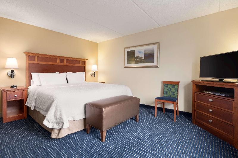 Hampton Inn Warrenton, Va image