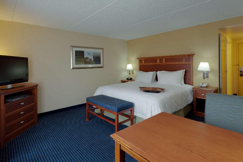 Hampton Inn Warrenton, Va image