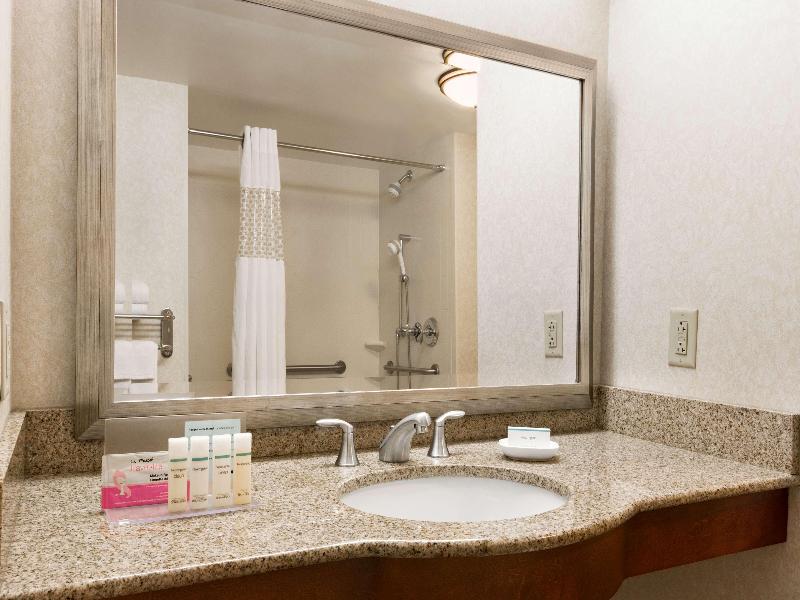 Hampton Inn Warrenton, Va image