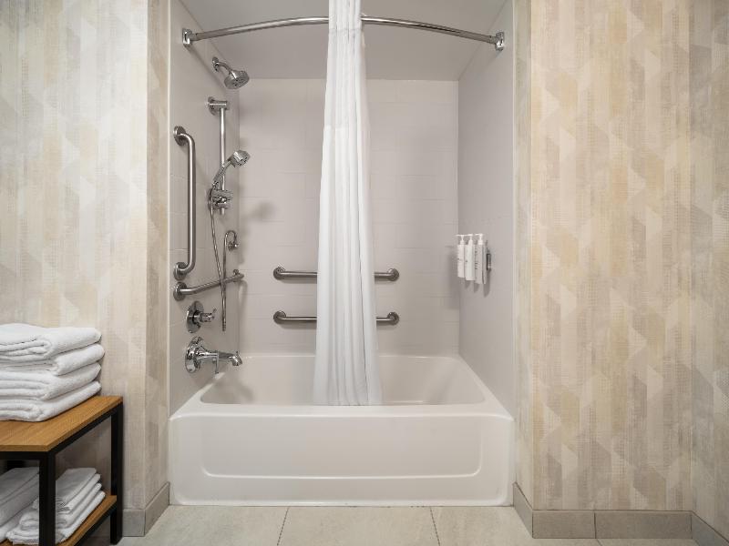 Hampton Inn Warrenton, VA image