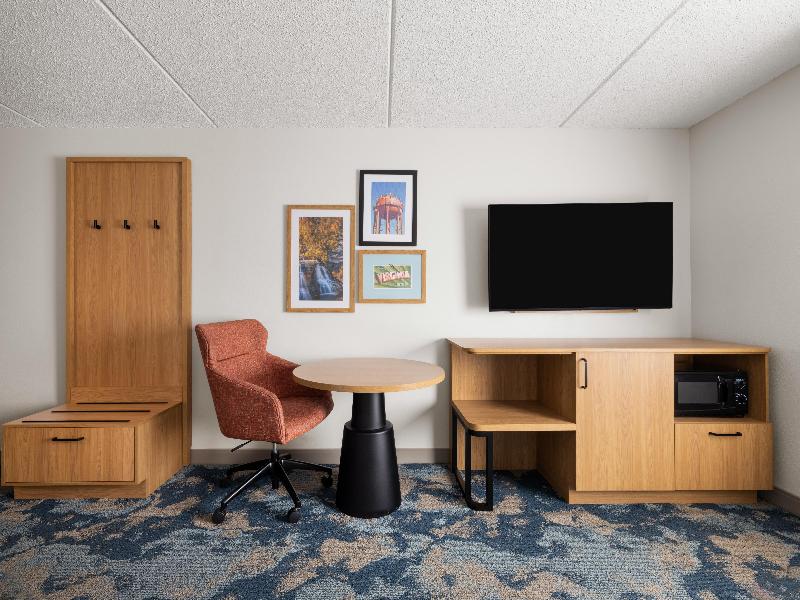 Hampton Inn Warrenton, VA image