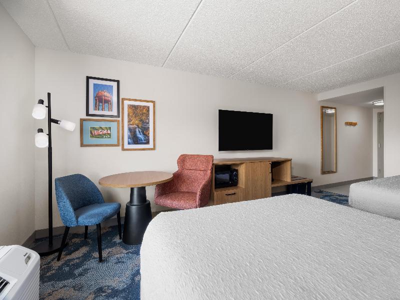 Hampton Inn Warrenton, VA image