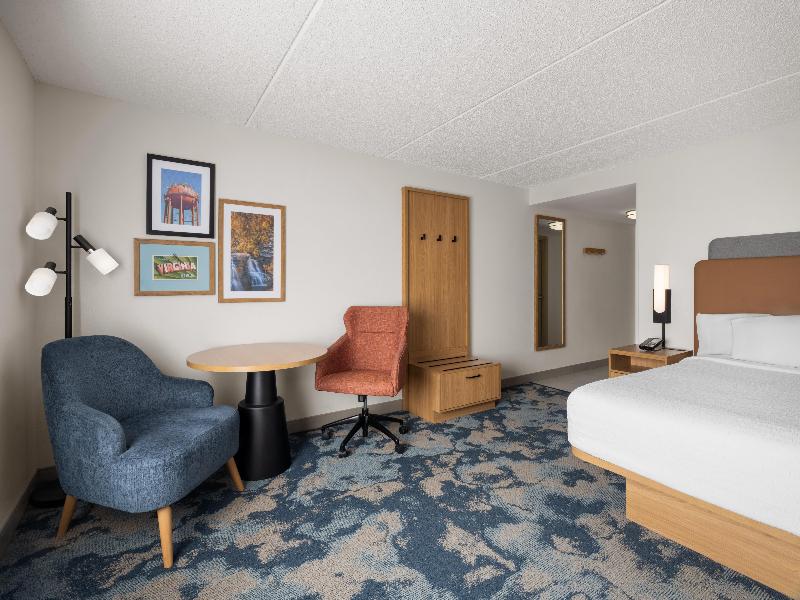 Hampton Inn Warrenton, VA image