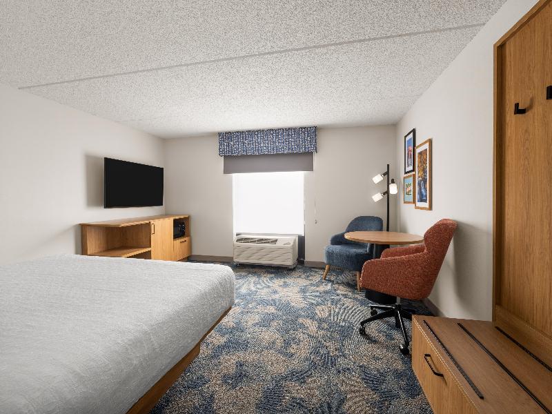 Hampton Inn Warrenton, VA image