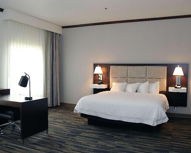 Hampton Inn & Suites Stephenville image
