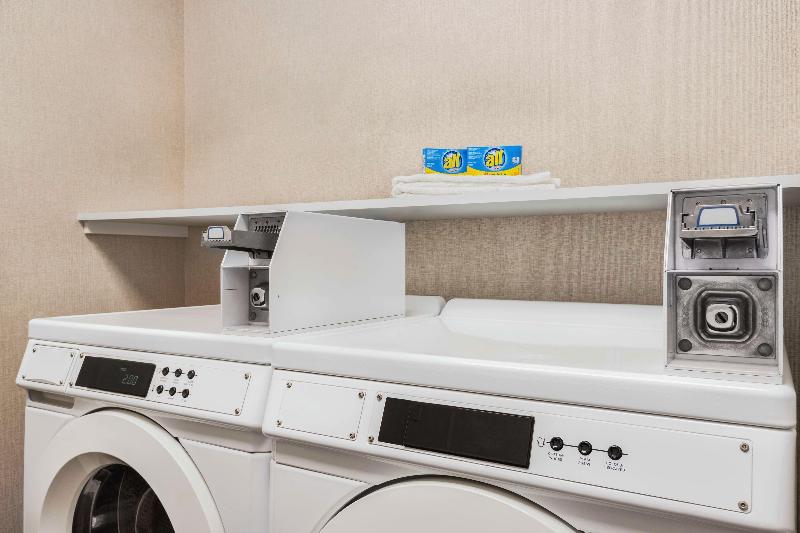 Hampton Inn Quakertown image