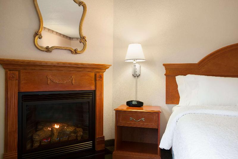 Hampton Inn Quakertown image