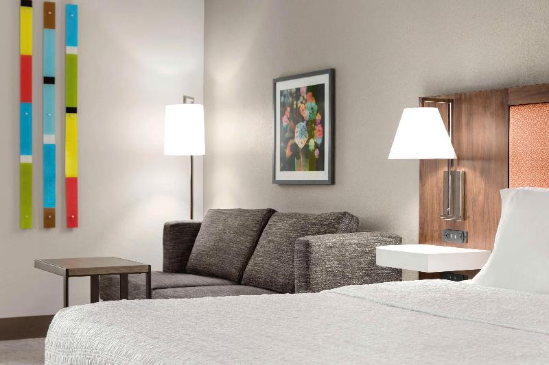 Hampton Inn Quakertown image