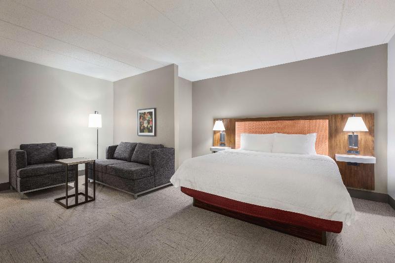 Hampton Inn Quakertown image