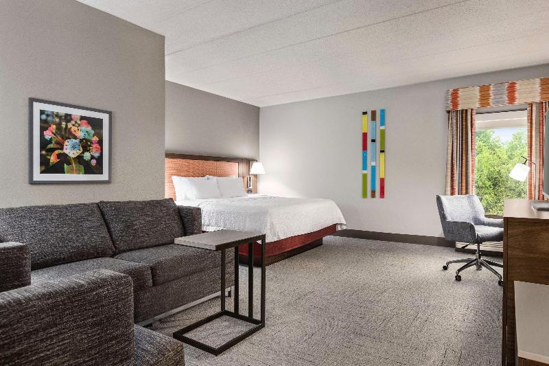 Hampton Inn Quakertown image