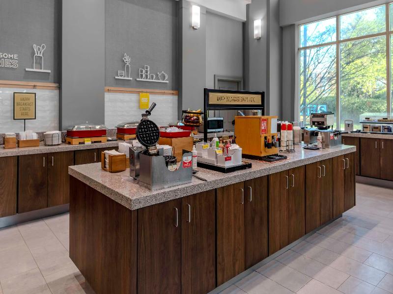 Hampton Inn & Suites Arlington Crystal City DCA image