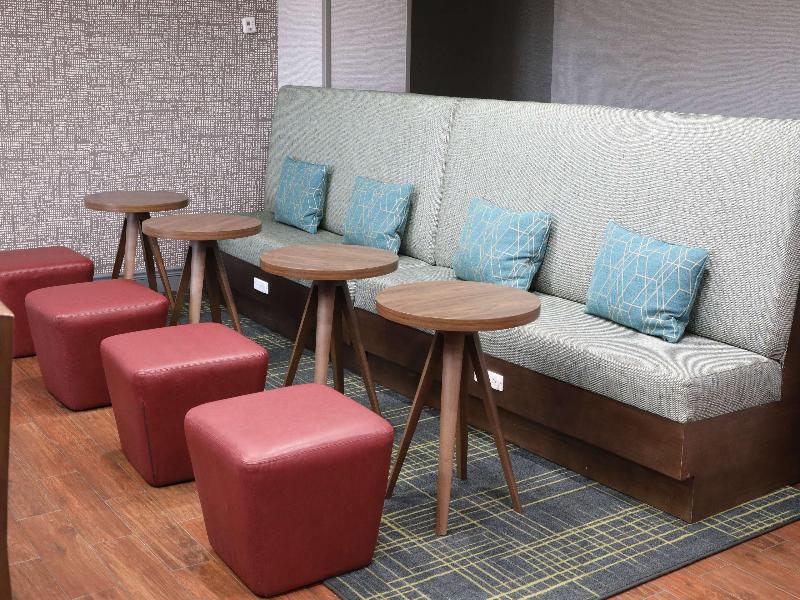 Hampton Inn Hutchinson image
