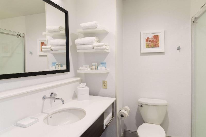 Hampton Inn Mt. Pleasant image