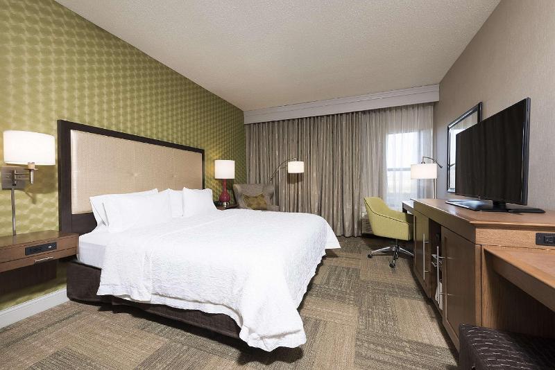 Hampton Inn Mt. Pleasant image