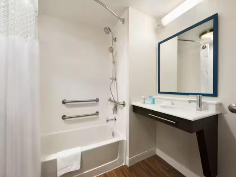 Hampton Inn Appleton-Fox River Mall Area image